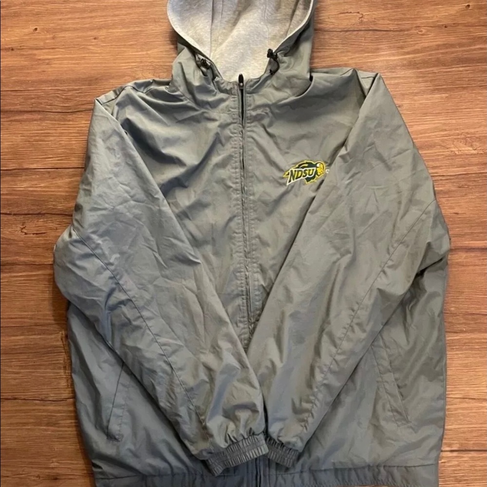 NDSU North Dakota STATE WINDBREAKER MENS LARGE